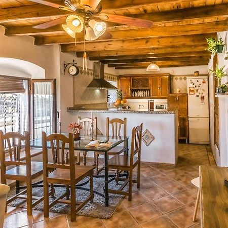 Pet Friendly Home In Hornachuelos With Kitchen Dış mekan fotoğraf