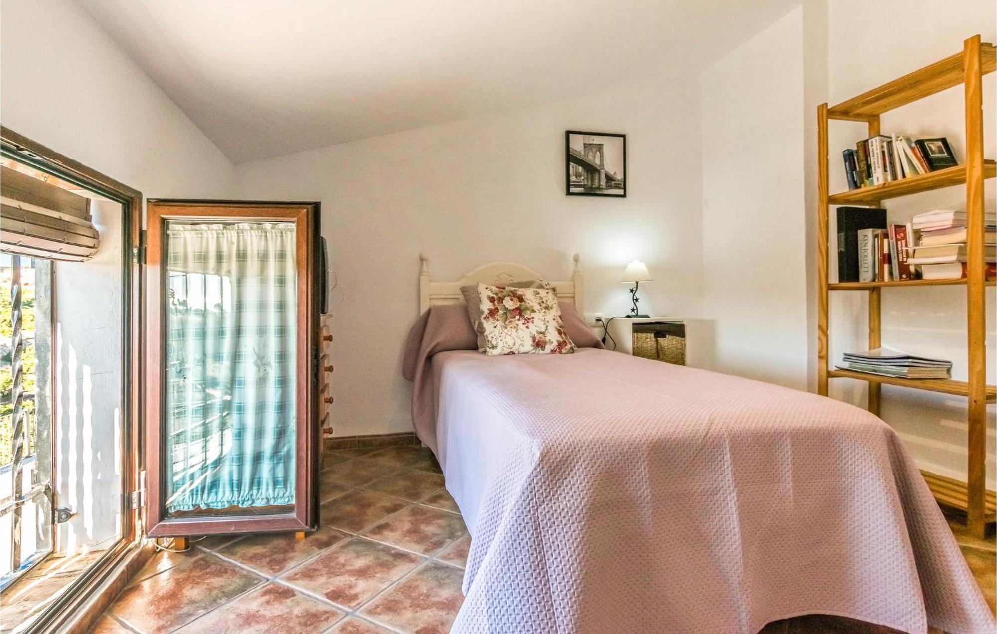 Pet Friendly Home In Hornachuelos With Kitchen Dış mekan fotoğraf